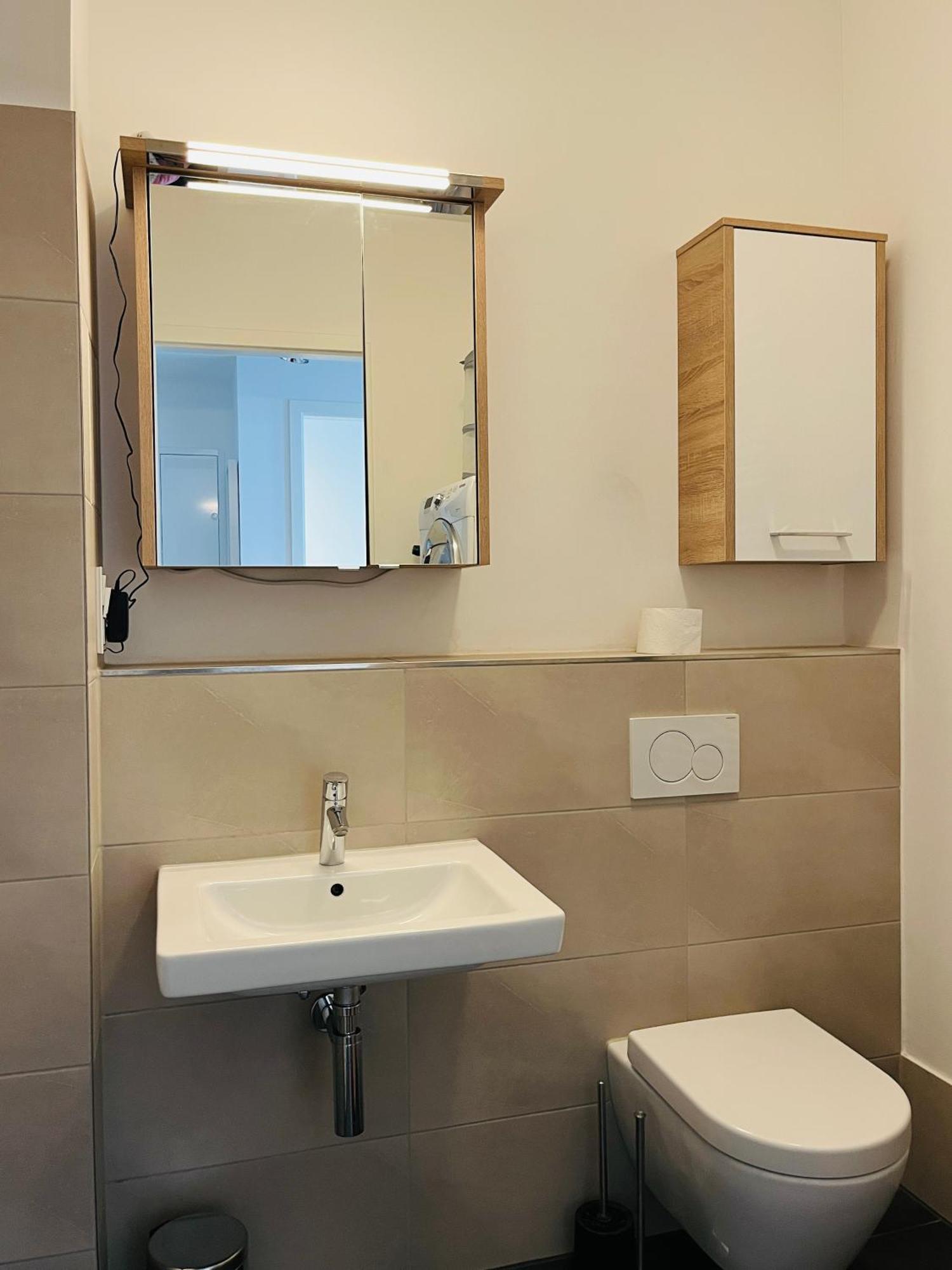 Modern Apartment In Mitte Berlin Bagian luar foto