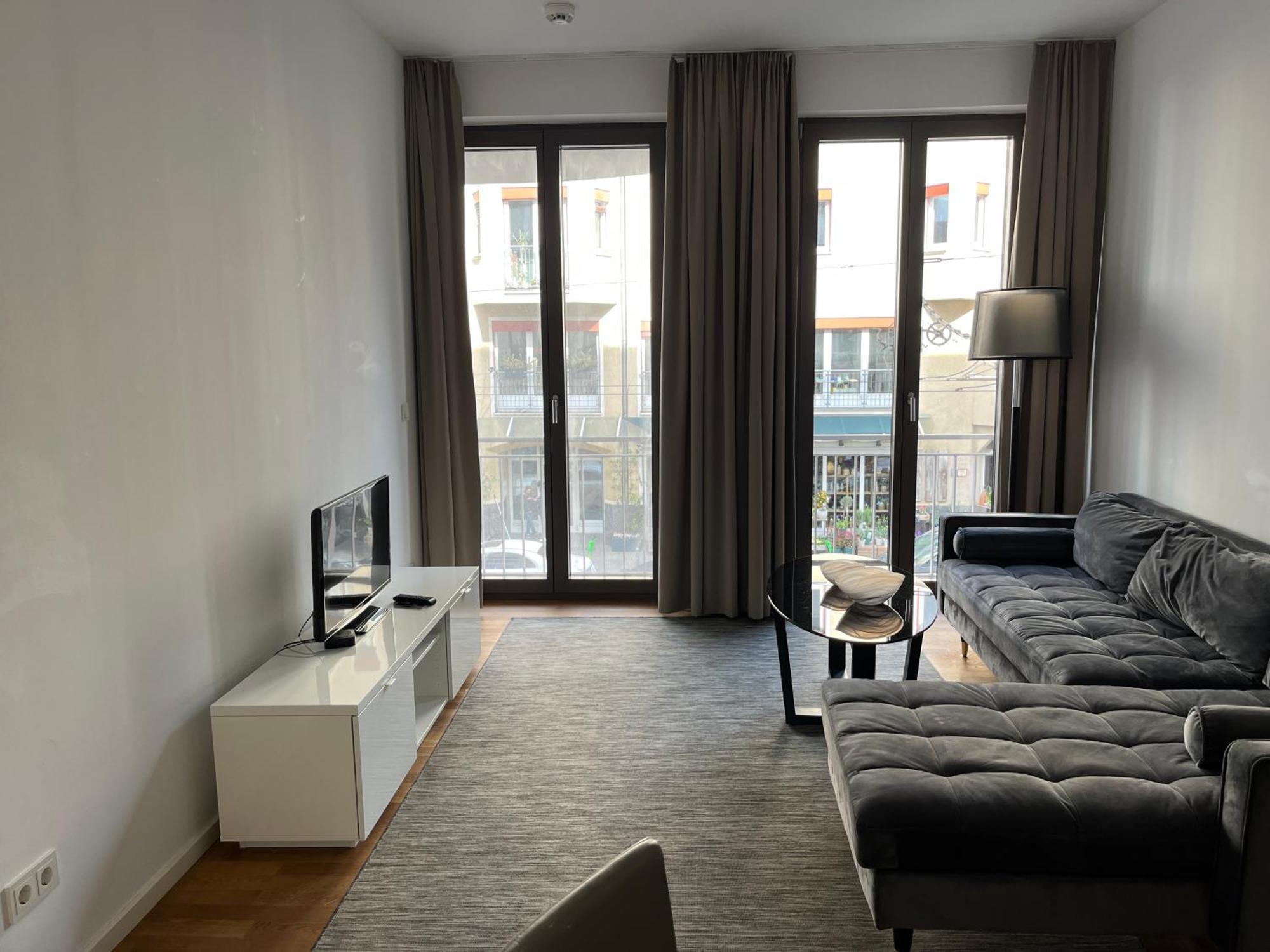 Modern Apartment In Mitte Berlin Bagian luar foto